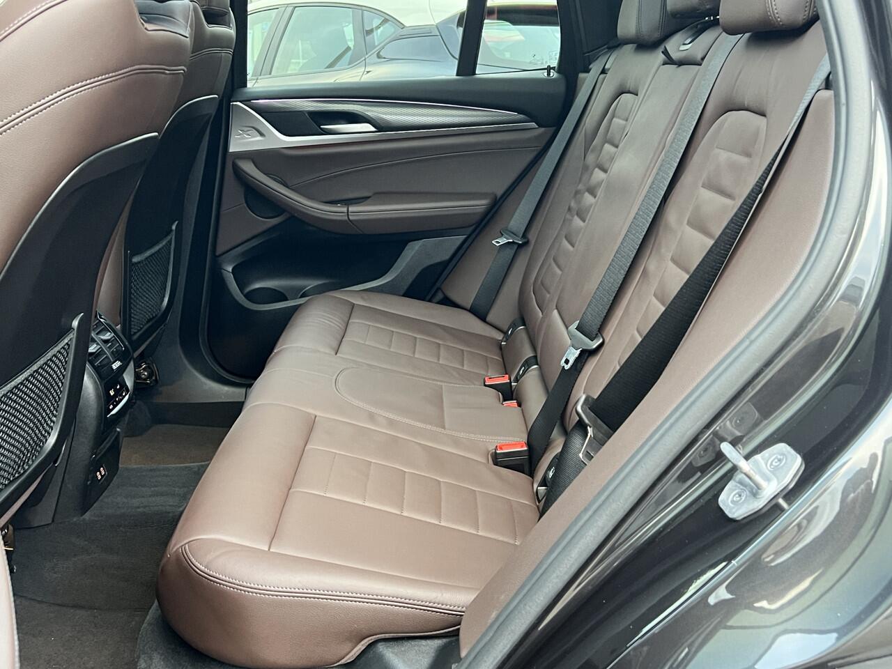 BMW X3 xDrive30e M-Sport Business Edition Plus Navigatie Panoramadak Elektrische Sportstoelen Leder Stoelverwarming Led Dab Getint Glas NL Auto 1e Eigenaar Plug In Hybride BTW