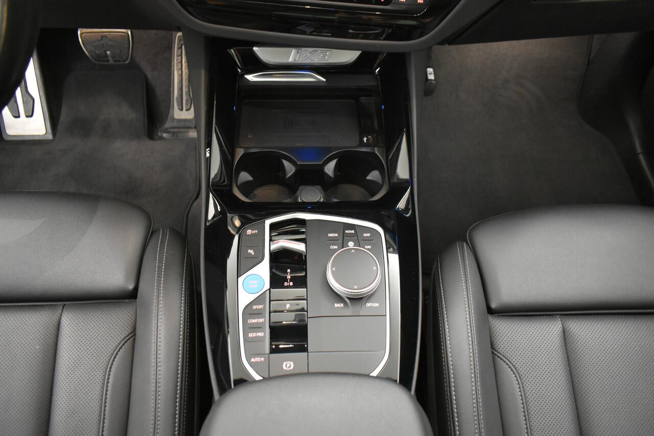 BMW X3 iX3 Executive 80 kWh M-Pakket EL Trekh+aKlep Panodak Camera