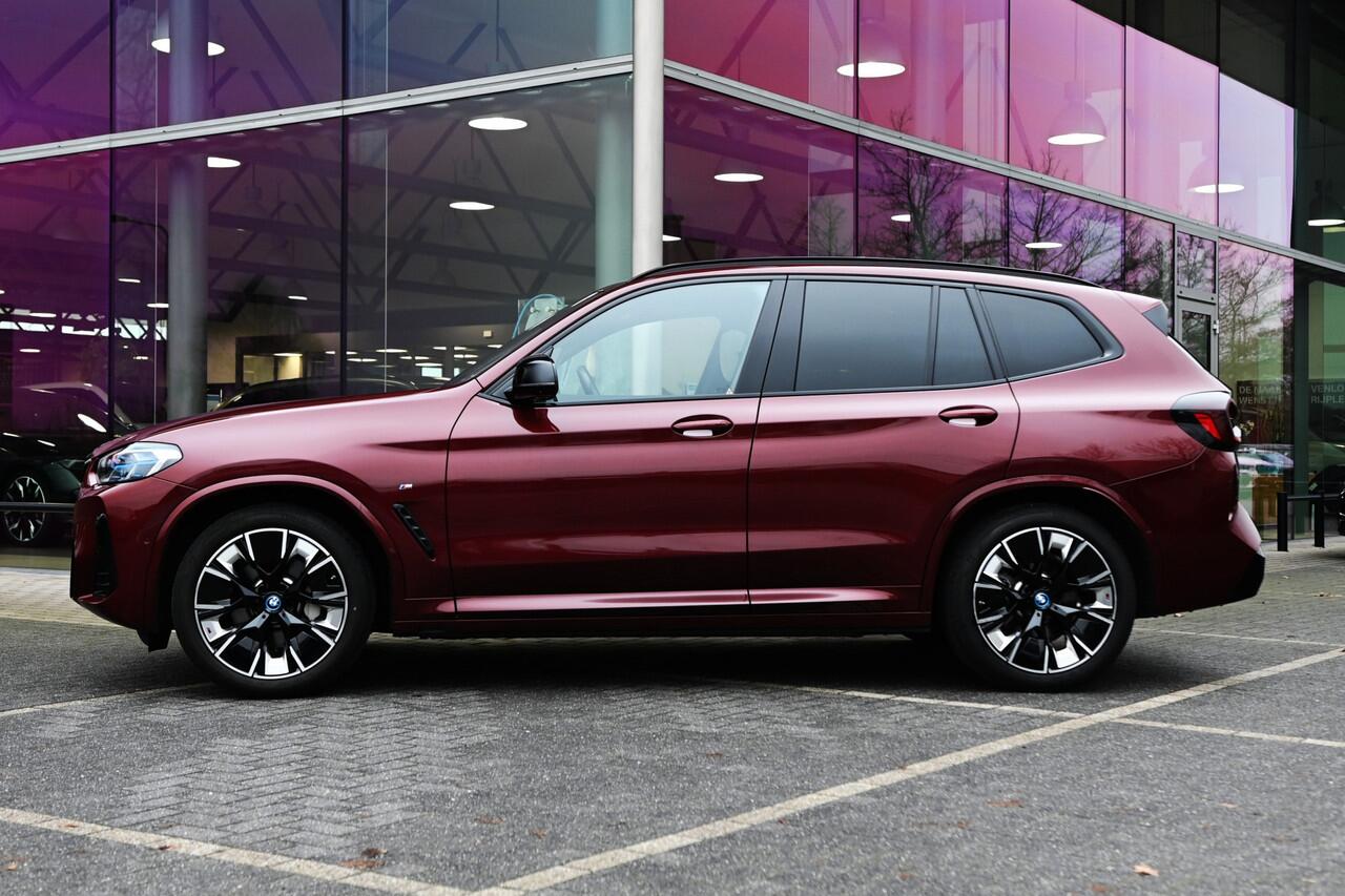 BMW X3 iX3 High Executive / Panoramadak / Adaptief onderstel / Laserlight / Stuurverwarming / Comfort Access / Parking Assistant Plus / Head-Up / Harman Kardon / Stoelverwarming
