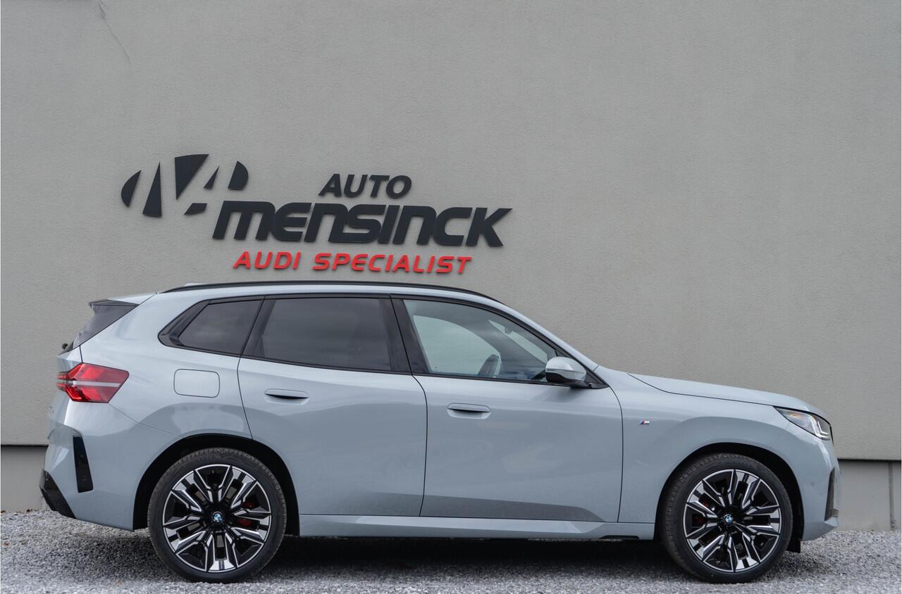 BMW X3 30e xDrive / M- Sport/ Live Cockpit/ Adaptive Cruise Control/ Panoramadak/ 220kW 300PK)