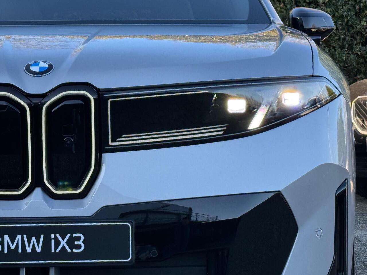 BMW X3 iX3 50 xDrive | verwacht 06-2026 | M-Sport Pro | 22'' | Panorama. | Head-Up | Harman/Kardon | Elek. M stoel. | Neue Klasse | Drive. + Park. Plus | Stoelverw. | Trekhaak | Comf. Acc.