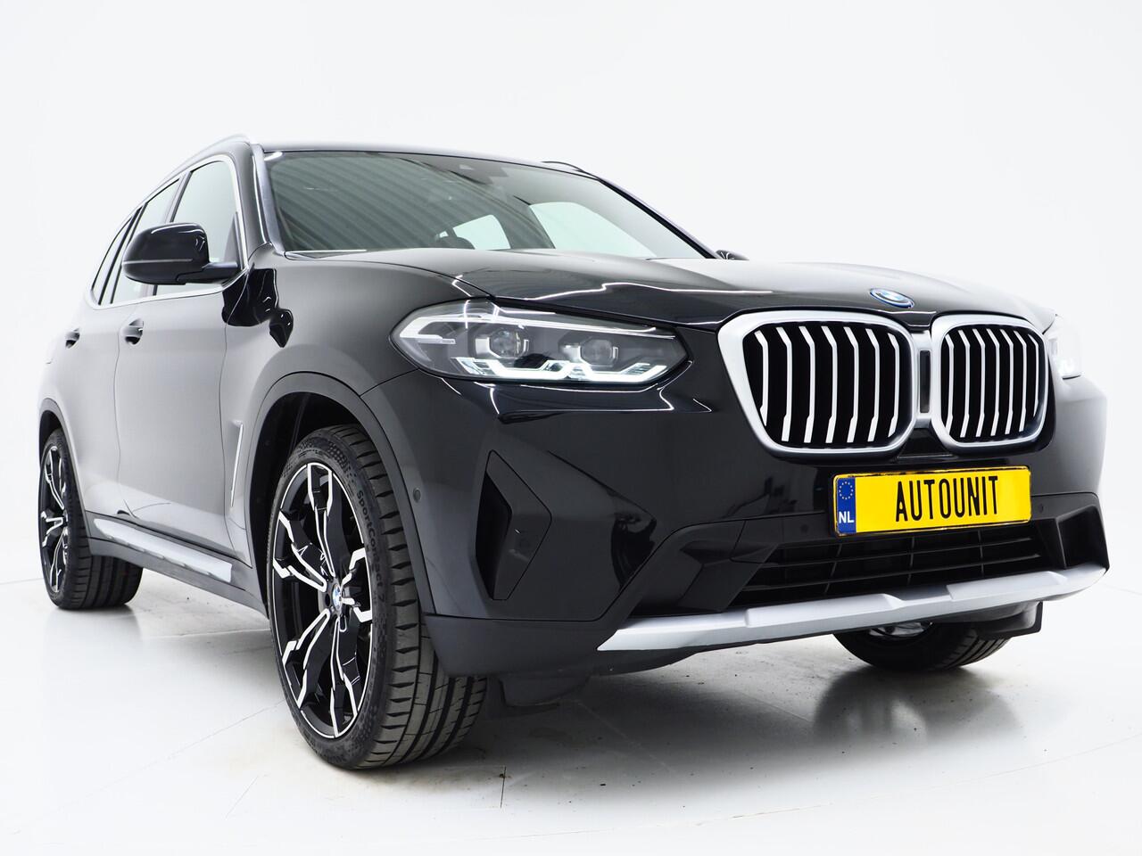 BMW X3 xDrive30e LCI 292PK | Leder | Sportstoelen | Zwarte Hemel | Camera | DAB | Carplay