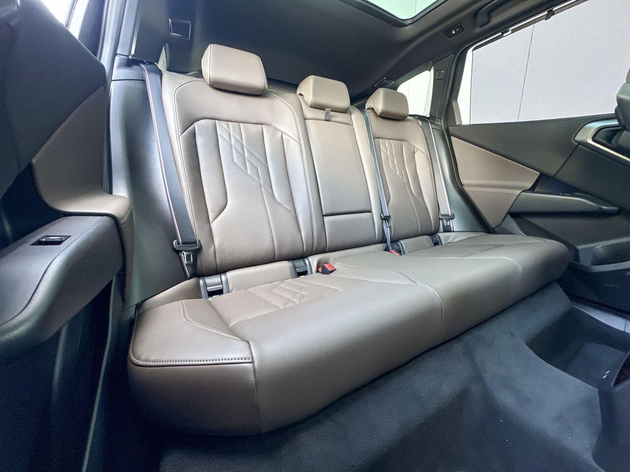 BMW X3 M50 M-Sport / Driving Assistant Professional / Adaptief M Onderstel / Harman Kardon / Head-Up / Parking Assistant Plus / Stoelventilatie / Stoelverwarming / Stuurwielrandverwarming / 21 inch / Getint Glas