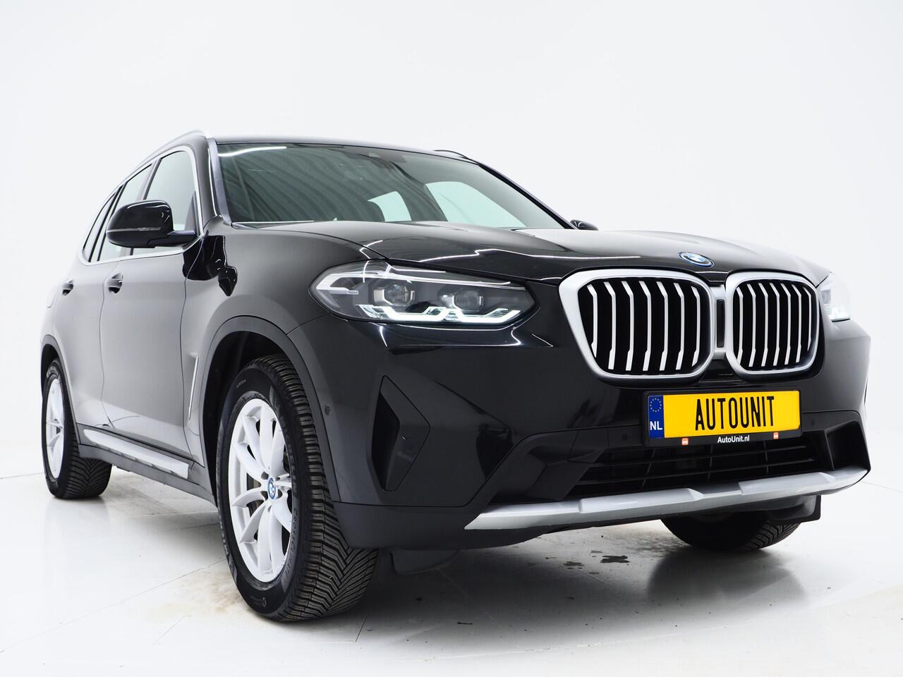 BMW X3 xDrive30e LCI 292PK | Leder | Sportstoelen | Zwarte Hemel | Camera | DAB | Carplay