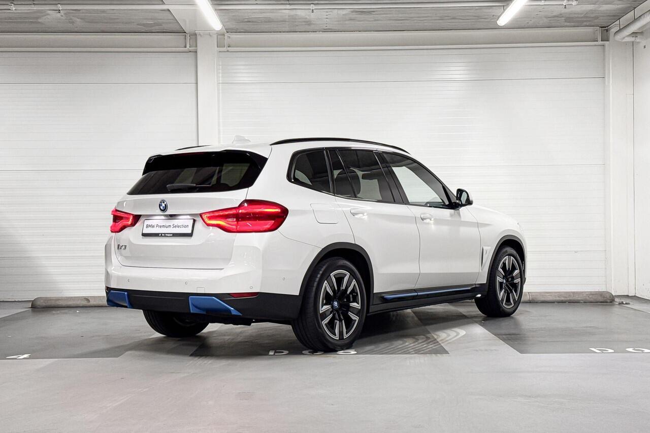 BMW X3 iX3 Executive 80 kWh | Stoelverwarming | Pano | Achteruitrij Camera