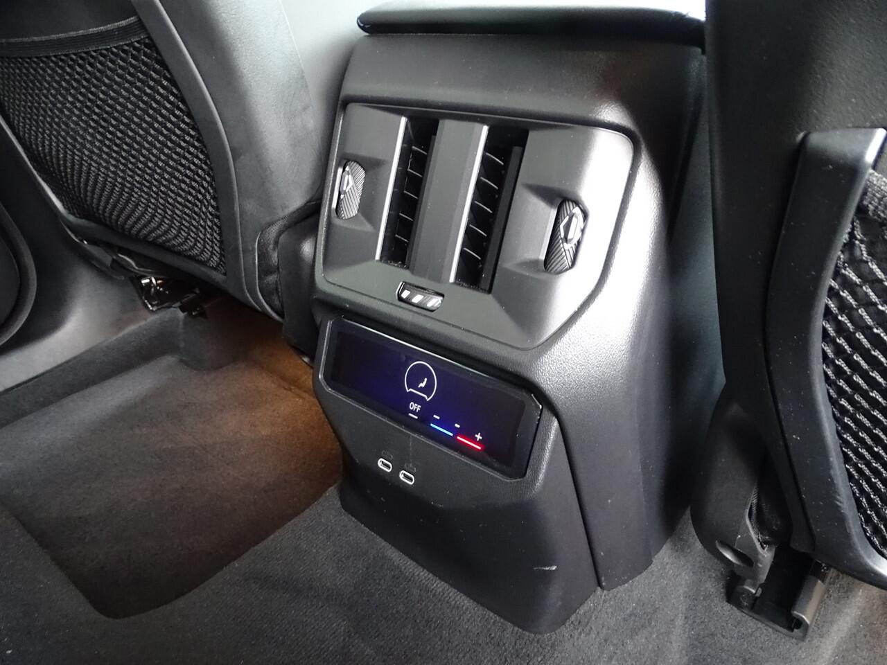 BMW X3 20 xDrive M Sportpakket Elek.trekhaak Driv.Ass.Plus Head-Up Harman/Kardon 360 Camera Ada led 19" LM Velgen