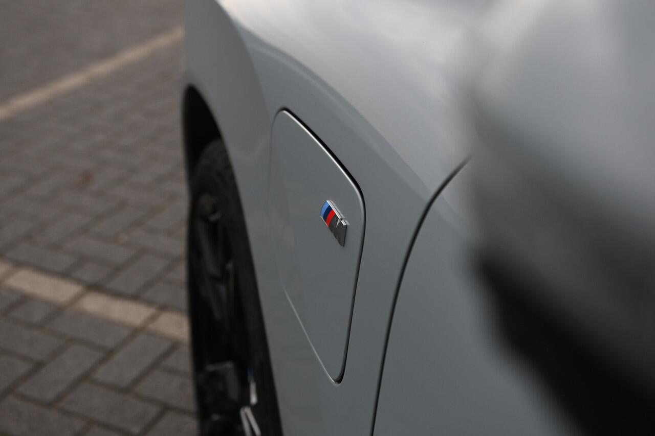 BMW X3 30e xDrive M Sport Automaat / Panoramadak / Trekhaak / Sportstoelen / Adaptieve LED / Parking Assistant Plus / Stoelventilatie / Comfort Access