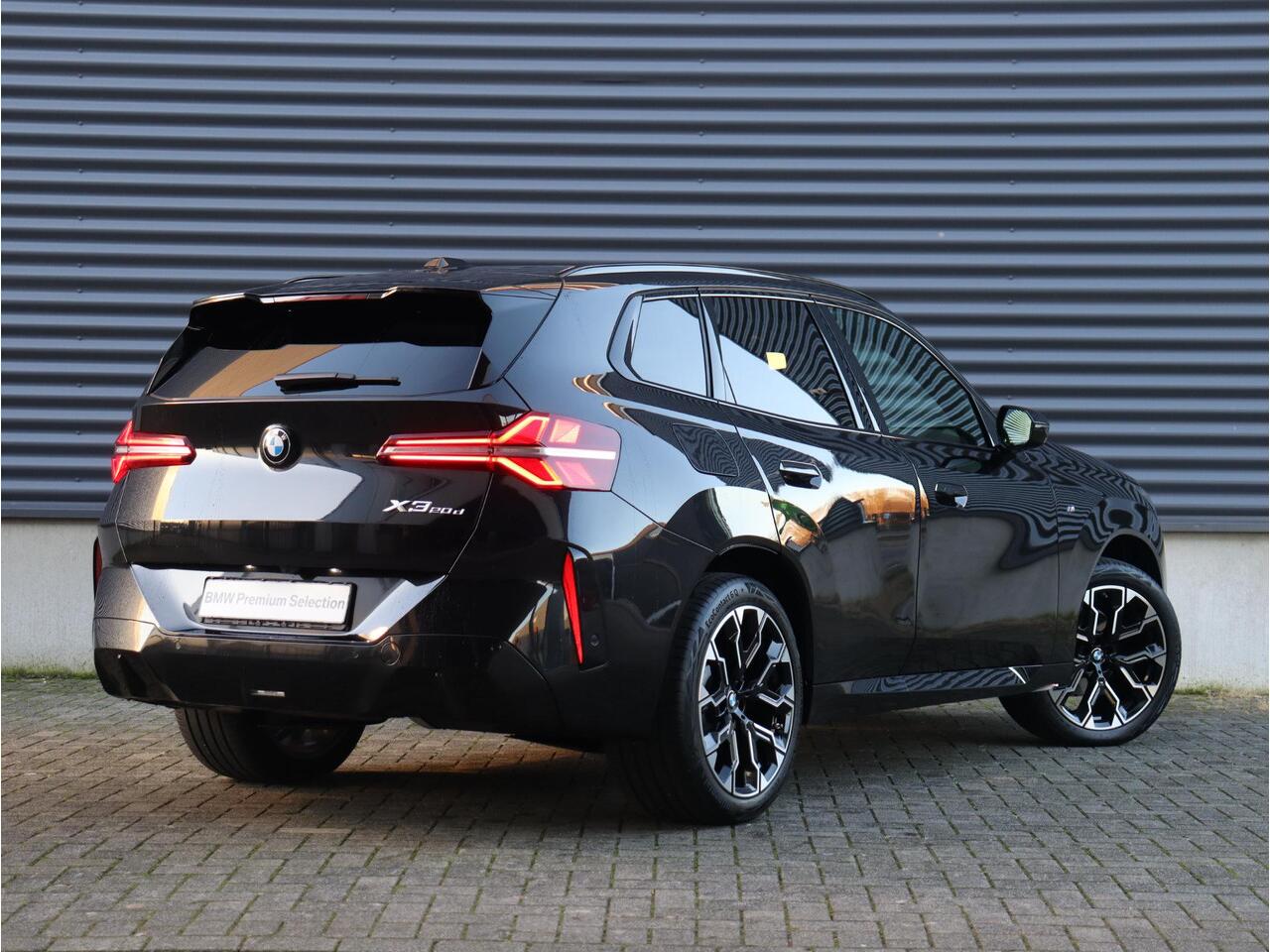 BMW X3 20d xDrive | M Sportpakket | Panodak | Trekhaak | Driving Assistant Plus | Stoelverwarming | Parking Assistant Plus | 19'' LMV