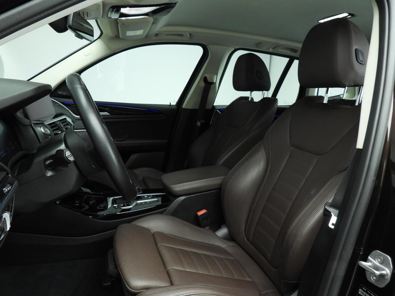 BMW X3 xDrive20i | LED | Leder | Navigatie | Active cruise | Sportstoelen | Chrome line | DAB | Harman-kardon sound | Alu 19 inch