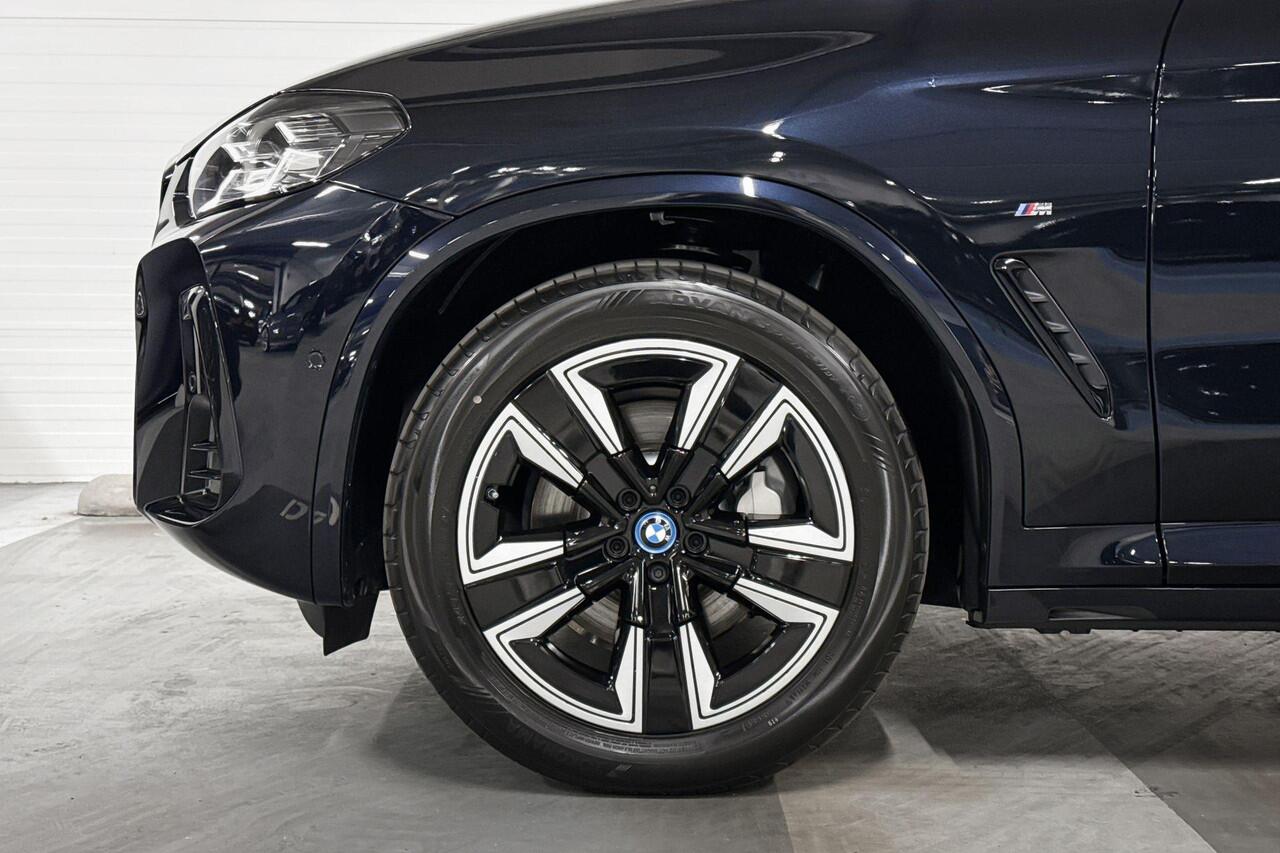 BMW X3 iX3 | M-Sport | Shadow Line Pack | Executive | Safety Pack | Driving Assistant Professional | Panoramadak | Selections