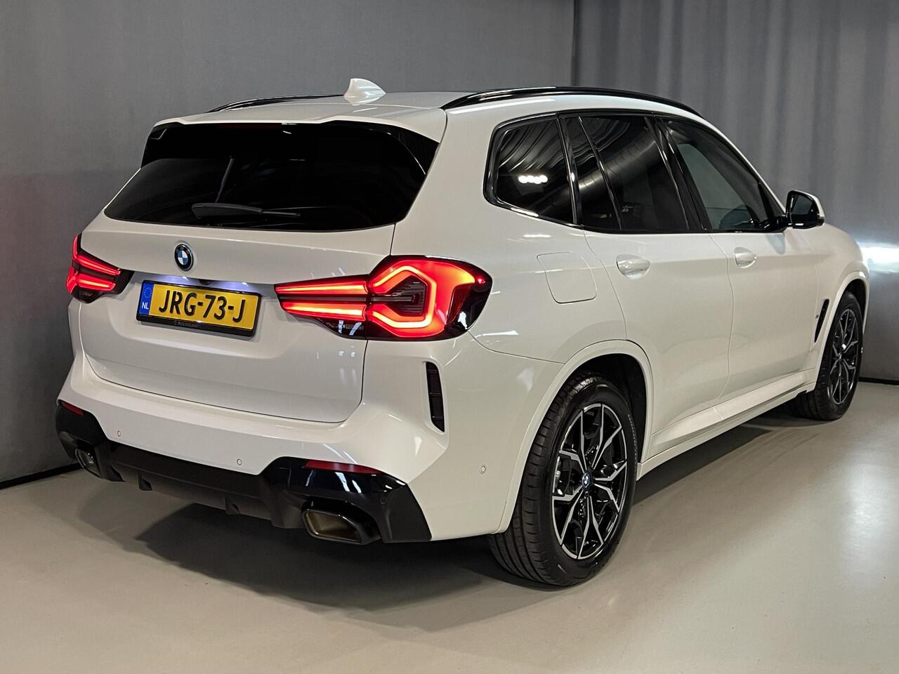 BMW X3 xDrive30e High Executive M Sport 19"/Leder/Panoramadak/Harman Kardon/Dodehoek/Sport Steering/Stoelverwarming/Sfeerverlichting/Camera/Apple Carplay & Android Auto