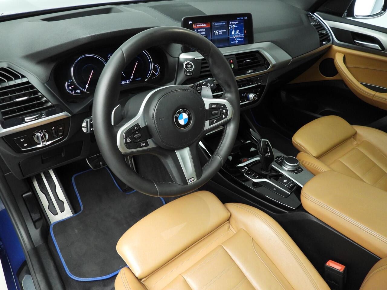 BMW X3 sDrive20i | M-Sportpakket | LED | Leder | HUD | Schuifdak | DAB | hifi speakers | Alu 20 inch