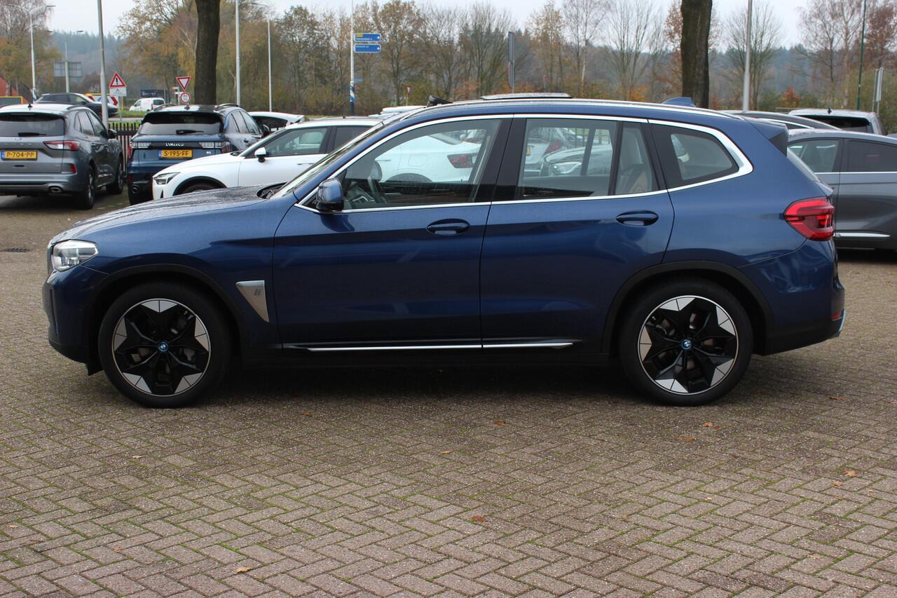 BMW X3 iX3 Executive 80 kWh / SoH 95.5% / Panoramadak / Camera / Head-up / 20'' / Leder / Harman Kardon / Navigatie / Memory seats / Dodehoek / DAB / Stoelverwarming / Cruise Control Adaptief