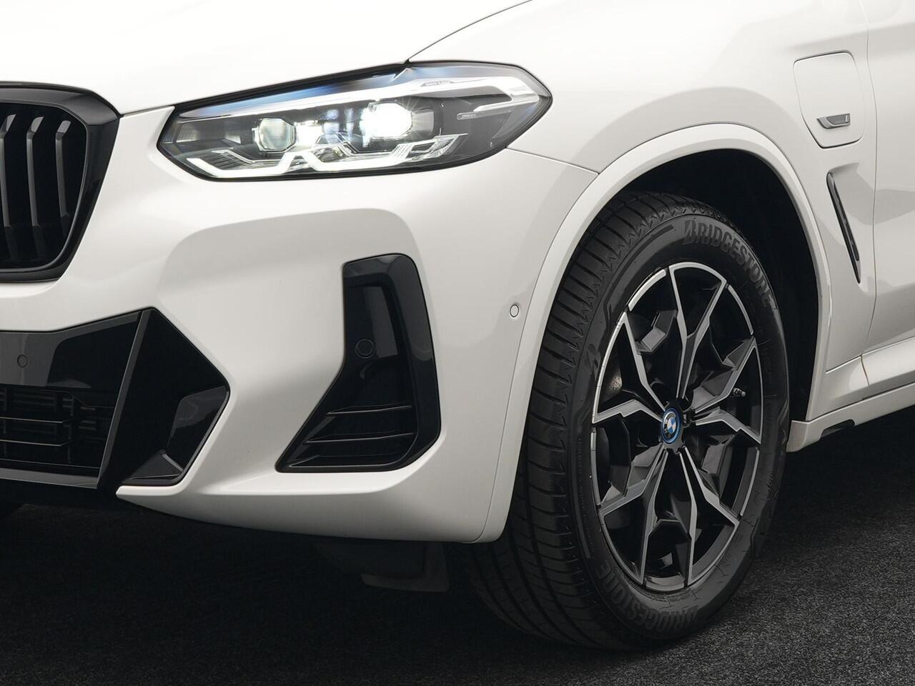 BMW X3 xDrive30e M Sport Plug In Hybrid PHEV | Facelift | Panodak | Carplay | Lederen Sportstoelen Verwarmd | Camera | Sfeerverlichting | Keyless |