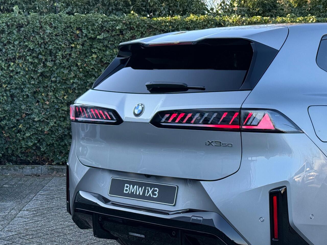 BMW X3 iX3 50 xDrive | verwacht 06-2026 | M-Sport Pro | 22'' | Panorama. | Head-Up | Harman/Kardon | Elek. M stoel. | Neue Klasse | Drive. + Park. Plus | Stoelverw. | Trekhaak | Comf. Acc.