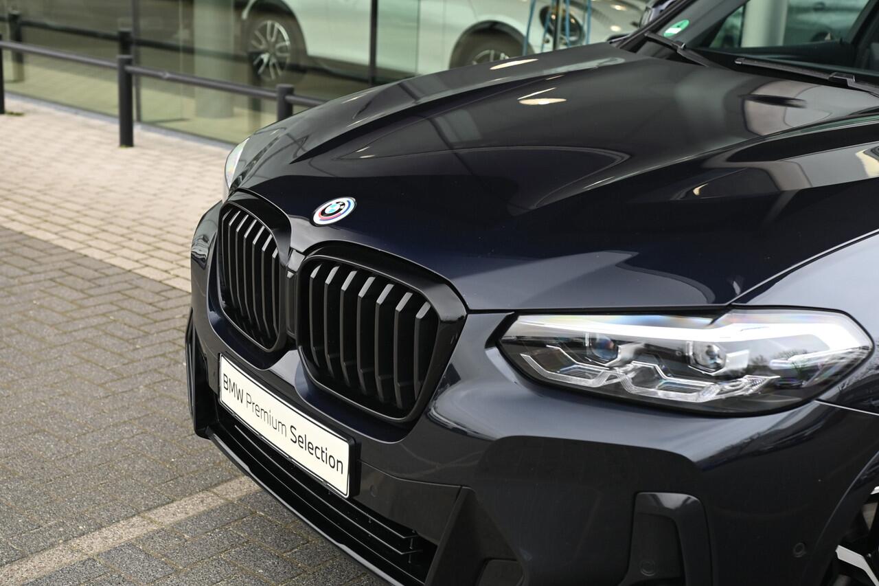 BMW X3 xDrive30e High Executive M Sport Automaat / BMW M 50 Jahre / Trekhaak / Sportstoelen / LED / Live Cockpit Professional / Parking Assistant / Stoelverwarming