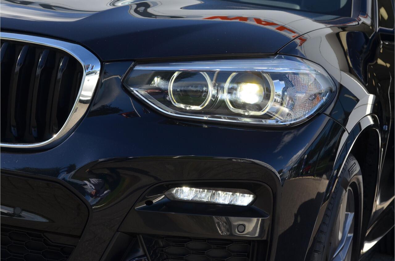 BMW X3 xDrive20i M Sport Adaptive cruise | Virtual cockpit | Elektr a.klep | Zwarte hemel | Carbon zwart | 19'' LMV