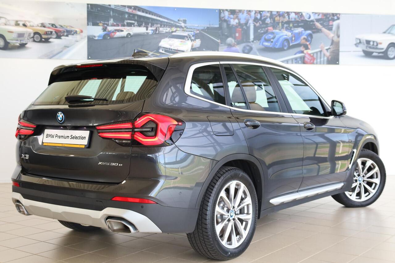 BMW X3 xDrive30e | Panoramadak | Trekhaak elektr. | Laserlicht