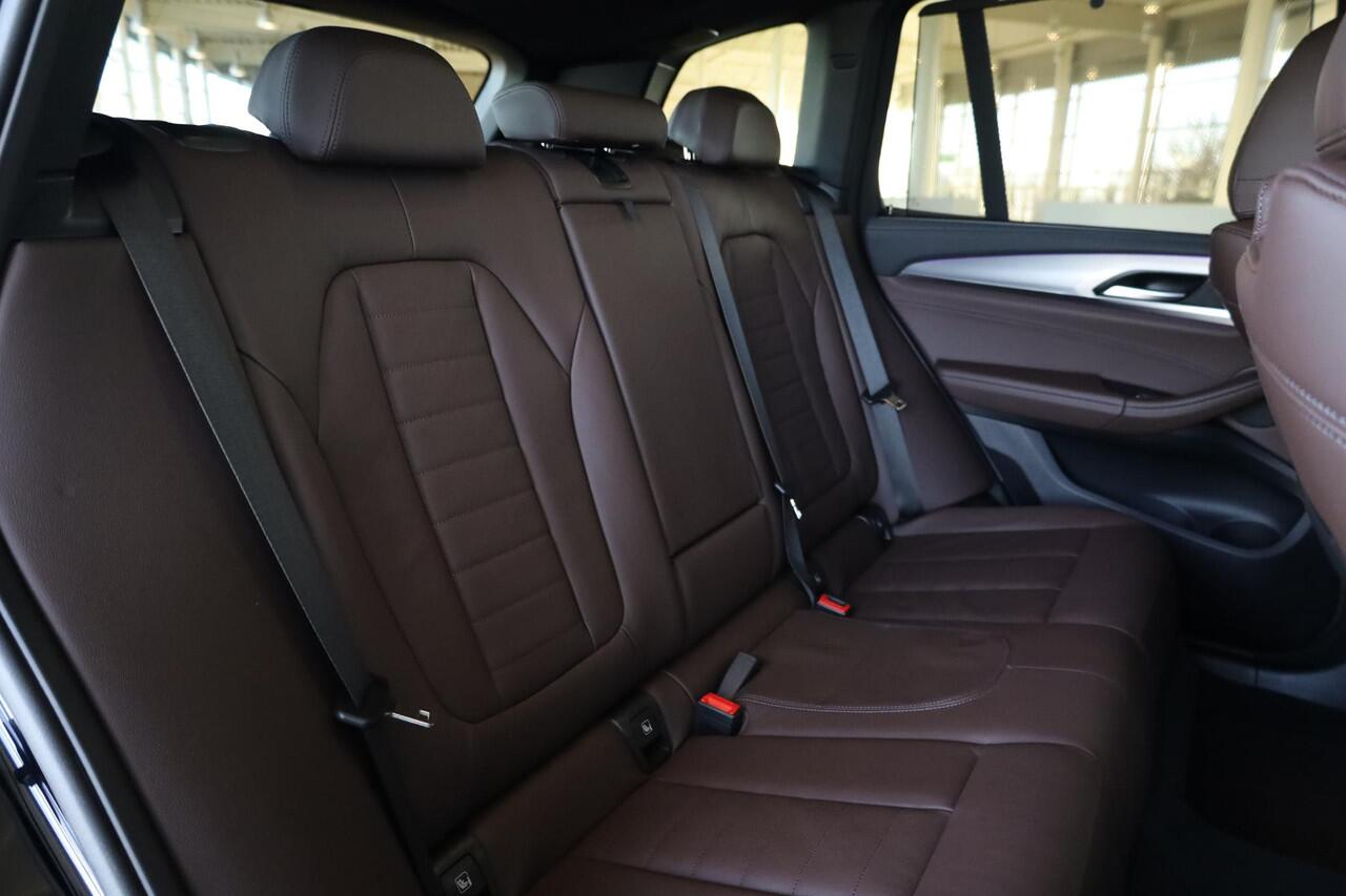 BMW X3 xDrive30e | M Sport | Driving Assistant Professional | Live Cockpit Professional | Comfort Access | Panorama Dak | Trekhaak