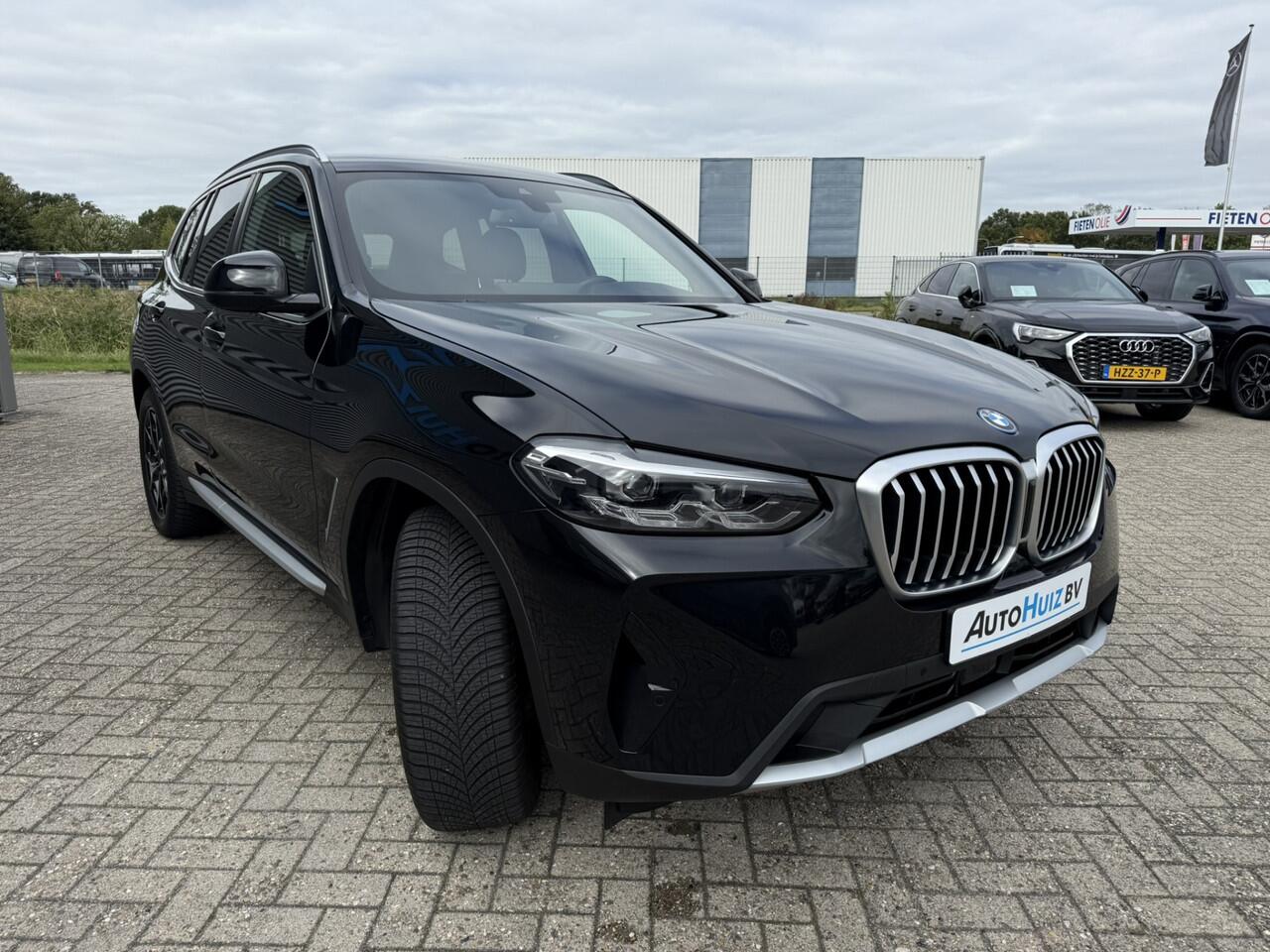 BMW X3 xDrive30e Advantage Trekhaak Lederen interieur LED DAB Carplay Facelift