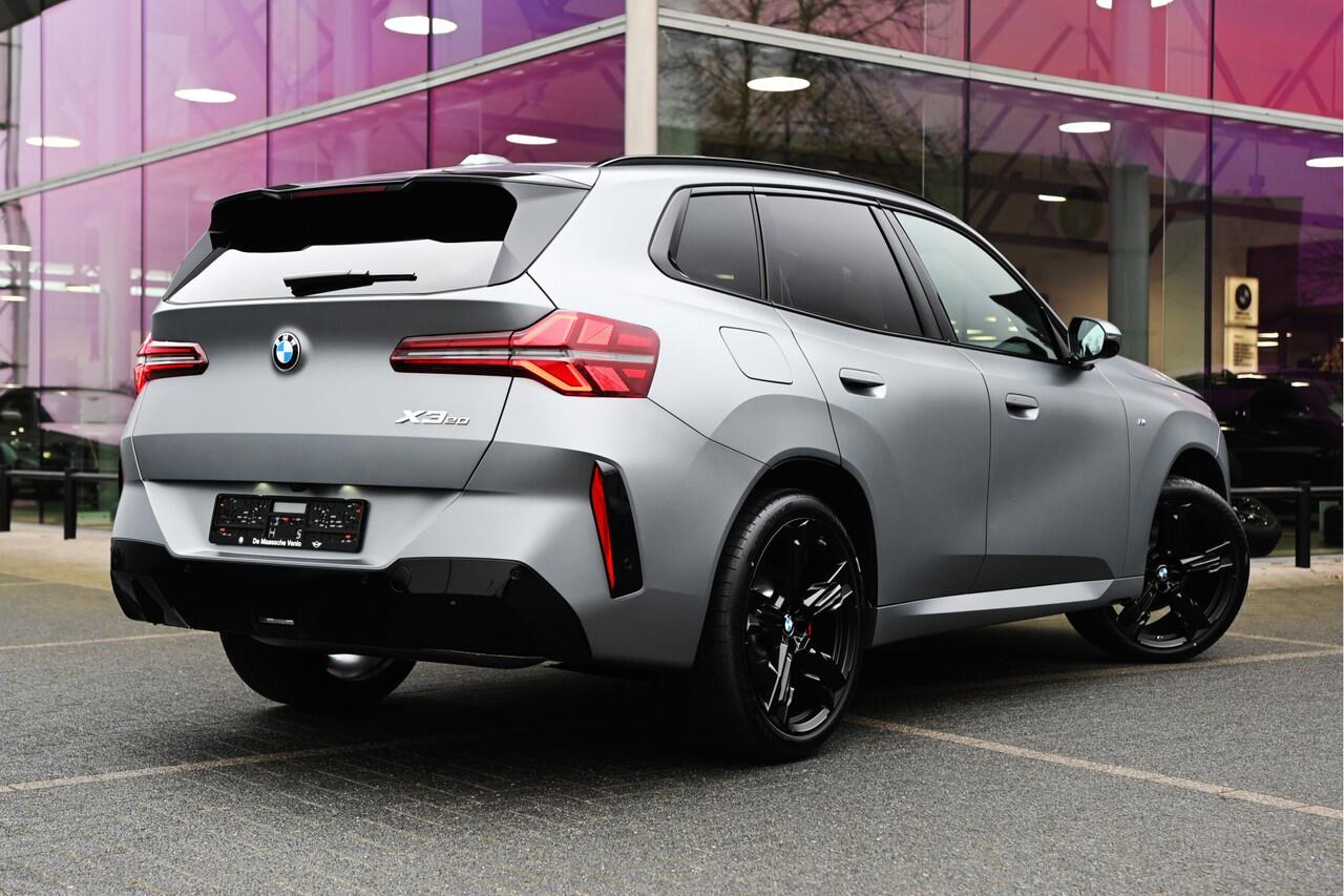 BMW X3 20 xDrive M Sport Automaat / Panoramadak / Trekhaak / Sportstoelen / Parking Assistant Plus / Adaptieve LED / Comfort Access