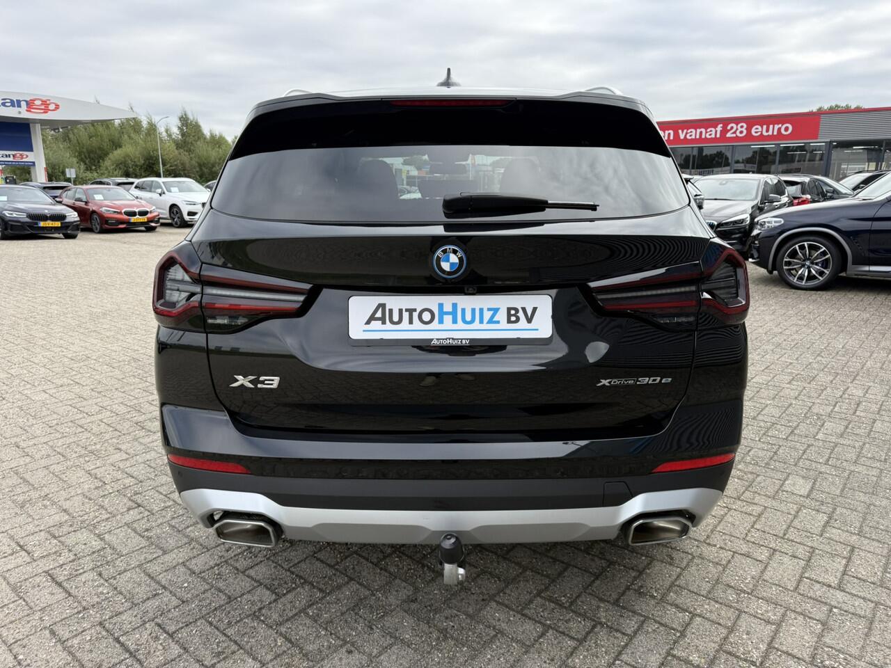 BMW X3 xDrive30e Advantage Trekhaak Lederen interieur LED DAB Carplay Facelift