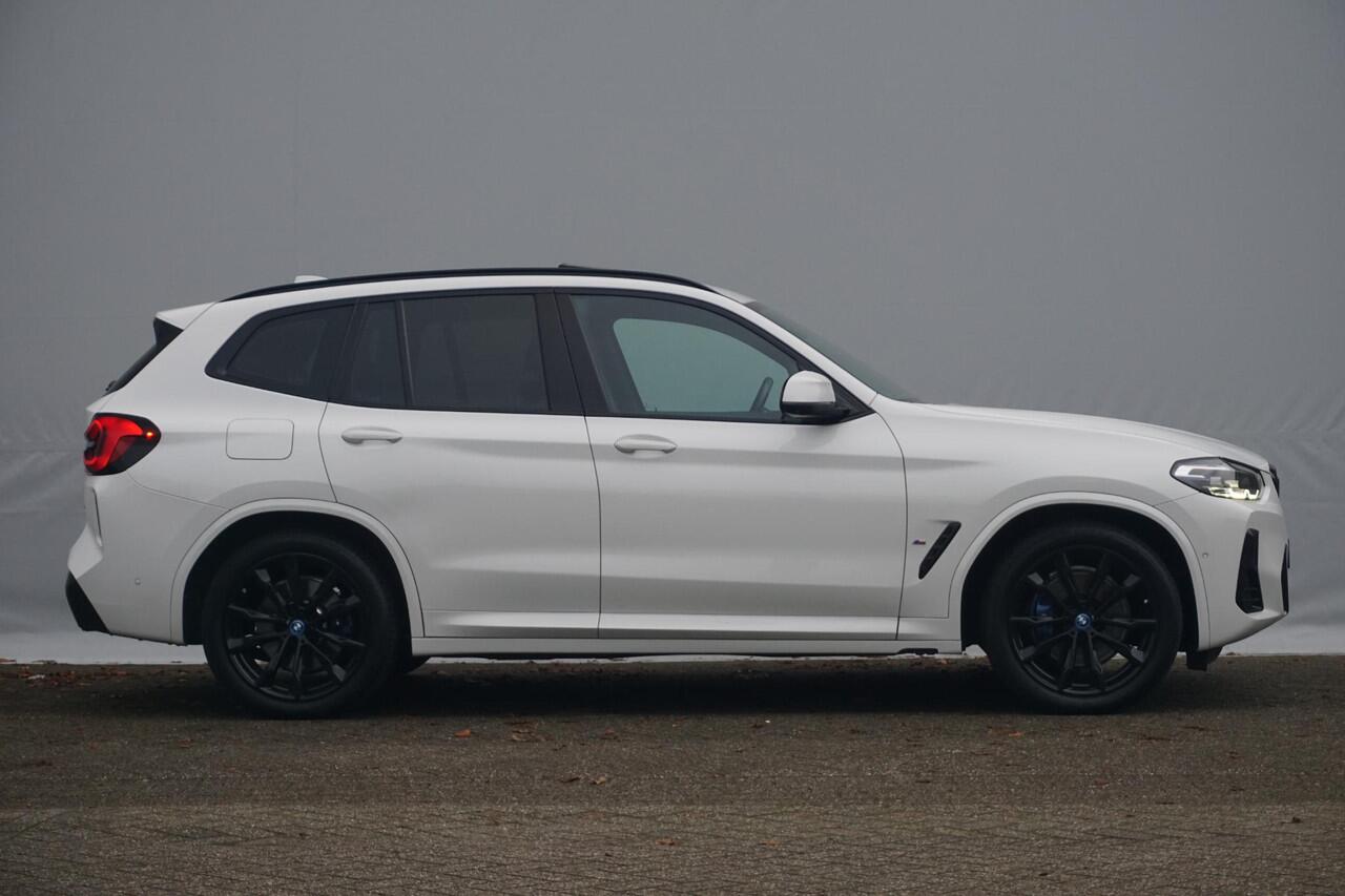 BMW X3 xDrive30e M Sportpakket 20'' / Panoramadak / Head-Up Display / HiFi System