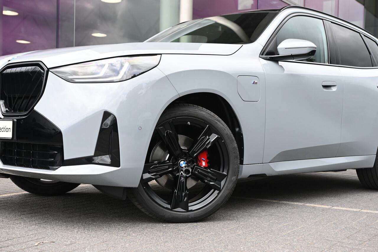 BMW X3 xDrive30e M Sport Automaat / Panoramadak / Trekhaak / Sportstoelen / Adaptieve LED / Parking Assistant Plus / Stoelventilatie / Comfort Access