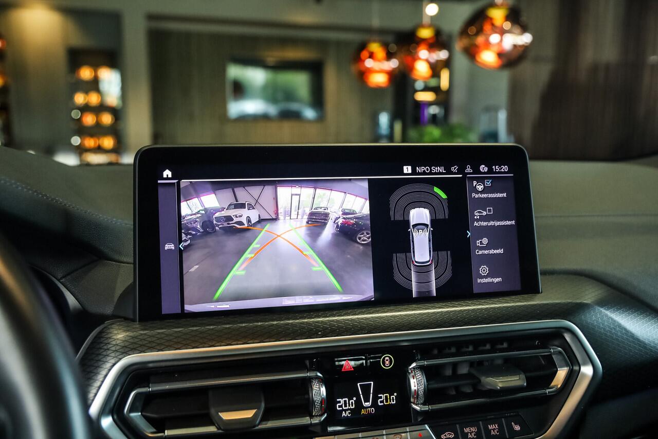 BMW X3 xDrive30e High Exe M-Sport Brooklyn Grau, M-Sportstoelen Leder met Memory/ Verwarming/ Lendeverst. Pano, Black Optic, ACC, Head-Up,Harman-Kardon, DAB, BMW Live Dash, Keyless, Driving Ass, Camera, Rollo's, Parkeer Ass/ Opberg/ Spiegel Pakket, 20''