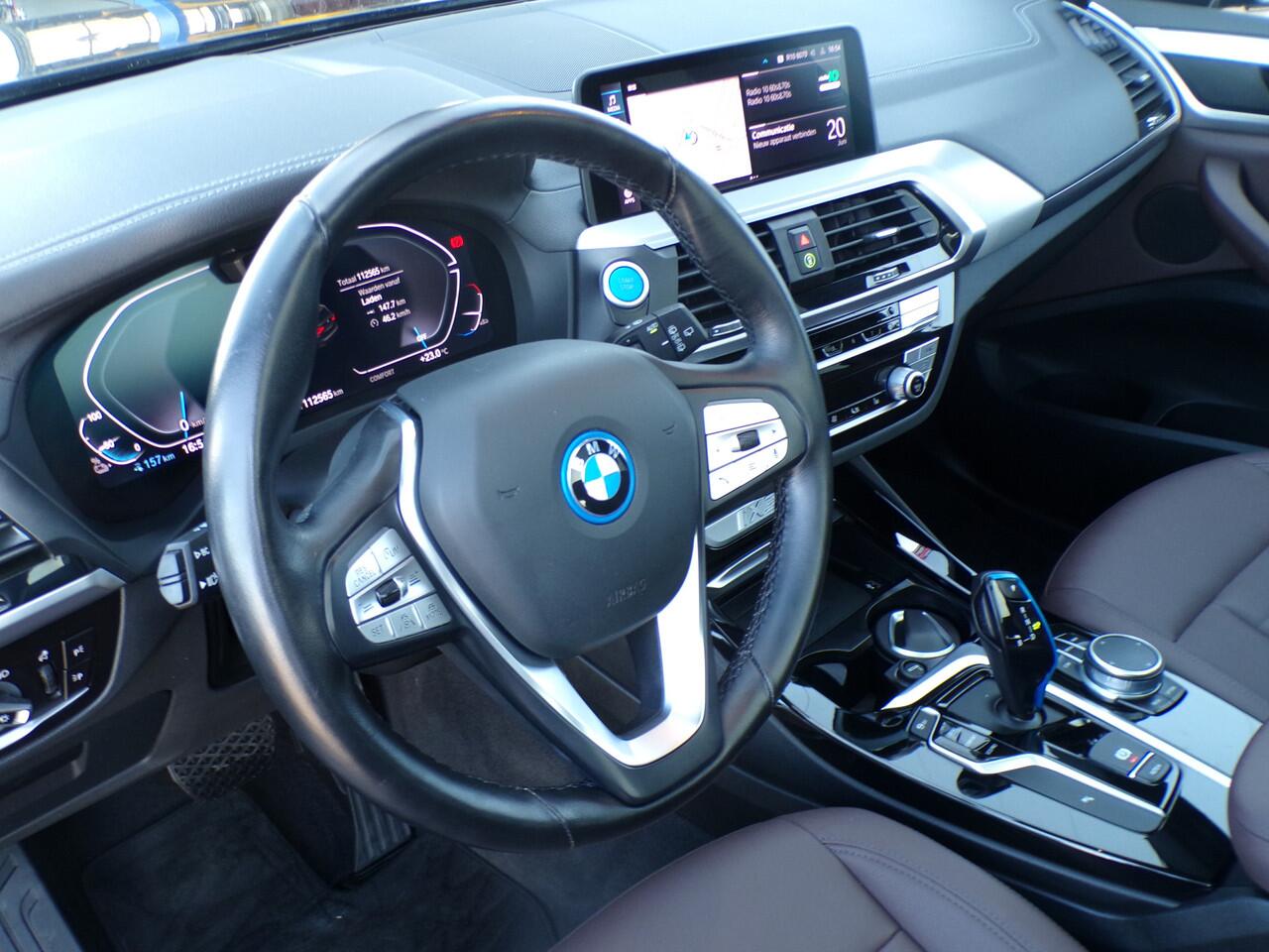 BMW X3 iX3 Executive 80 kWh, SOH 95% / Full LED / Elektr. Schuifdak / Stoelverwarming / Navigatie / Camera + Sensoren / Climate Control / 19'' LMV