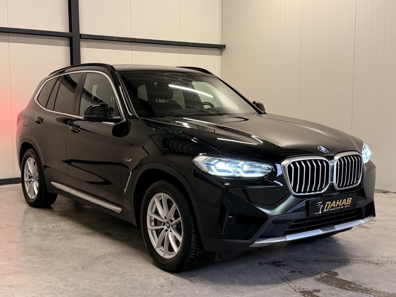 BMW X3 xDrive30e | Stoelverwarming | Achteruitrijcamera | Trekhaak | Cruise | Apple Carplay / Android Auto |