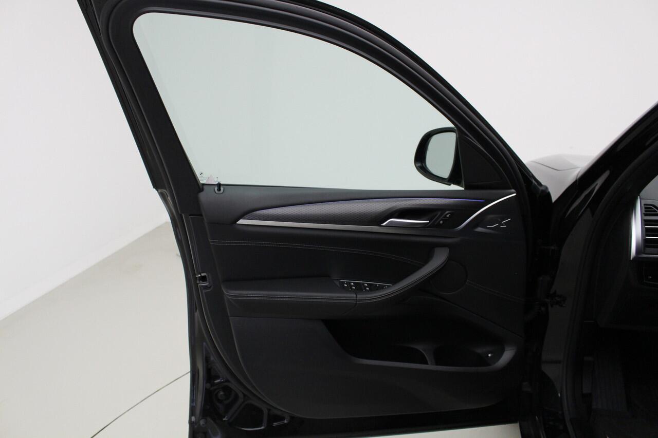 BMW X3 xDrive30e High Executive | M-Sport | Panorama dak | Shadow Line | HiFi | Voorbereiding Driving Assistance