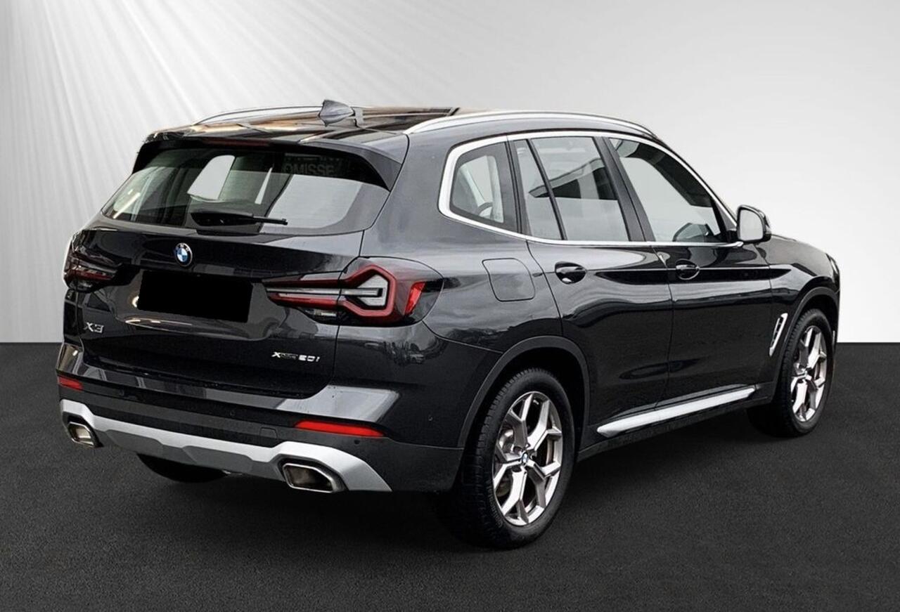 BMW X3 xDrive20i ACC Trekhaak Leder Sportstoelen Live Cockpit Harman Kardon Stoelverwarming Stuurverwarming