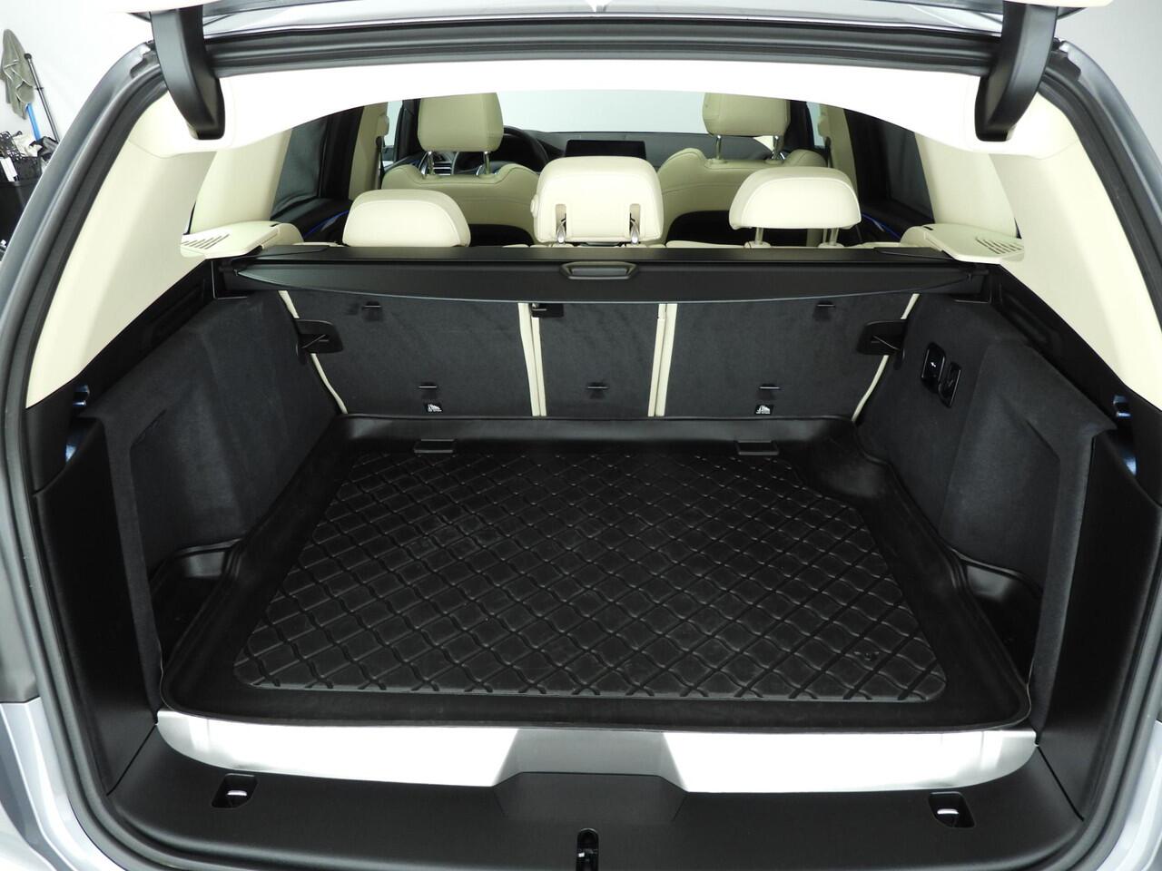 BMW X3 xDrive30e | LED | Navigatie | Schuifdak | Sportstoelen | PDC | DAB | Hifi speakers | Alu 18 inch