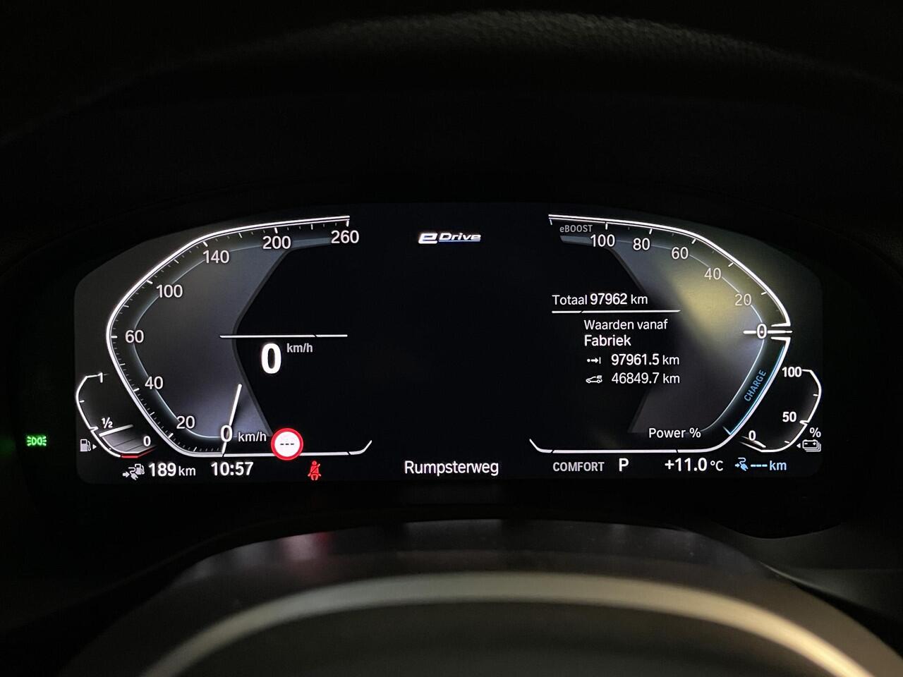 BMW X3 xDrive30e High Executive M Sport 19"/Leder/Panoramadak/Trekhaak/Keyless/Head-up/Stoelverwarming/Sfeerverlichting/Camera/Apple Carplay & Android Auto