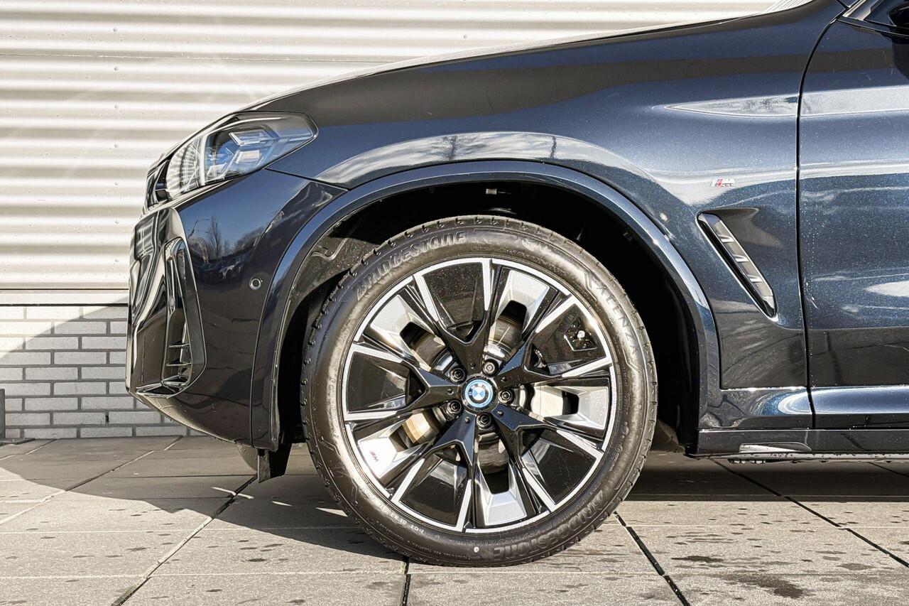 BMW X3 iX3 High Executive High Executive / Parking Pack / Safety Pack / Shadow Line Pack