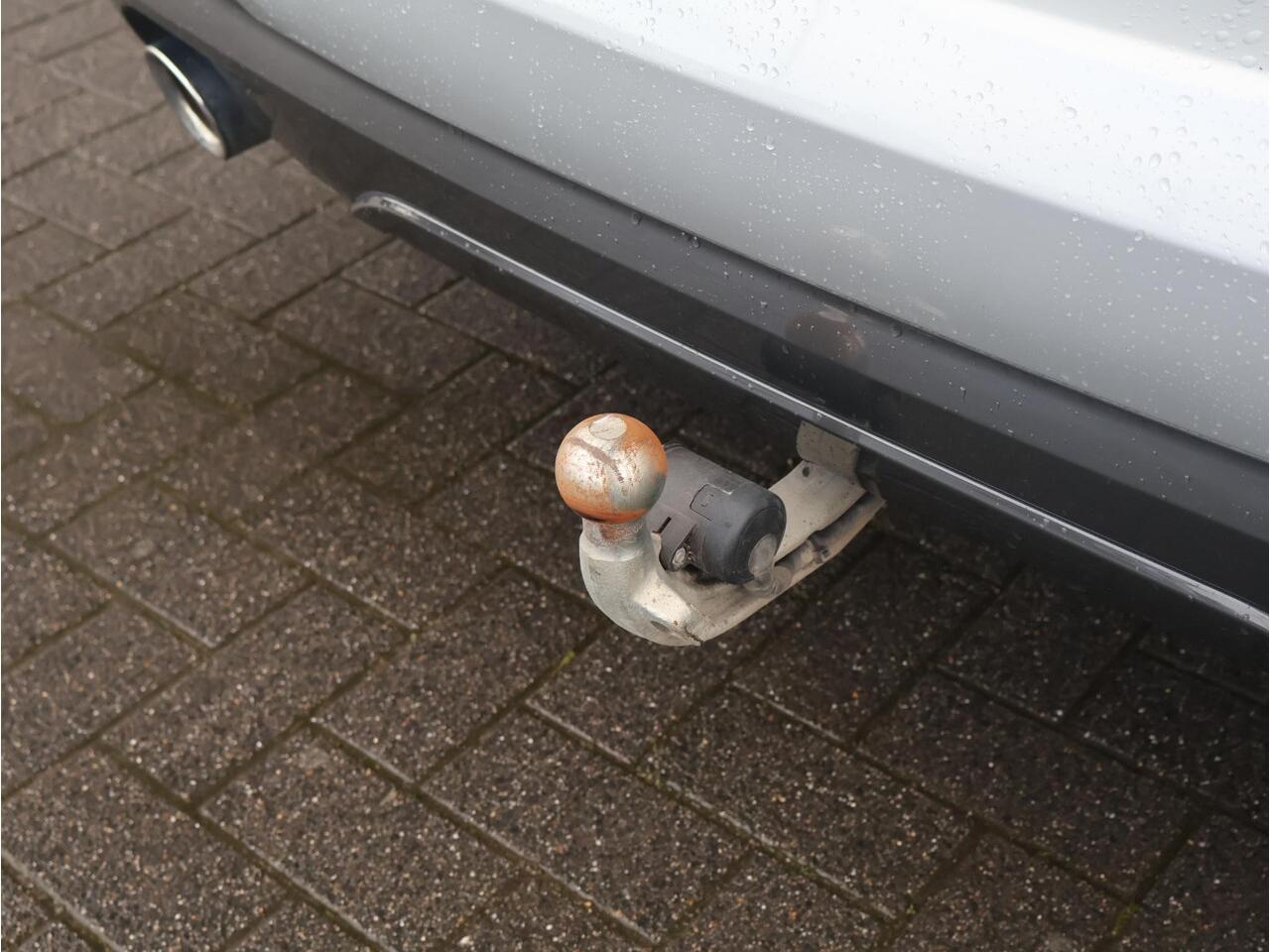 BMW X3 xDrive20i High Executive M-Sportpakket / Pano / Trekhaak / HUD / HIFI /