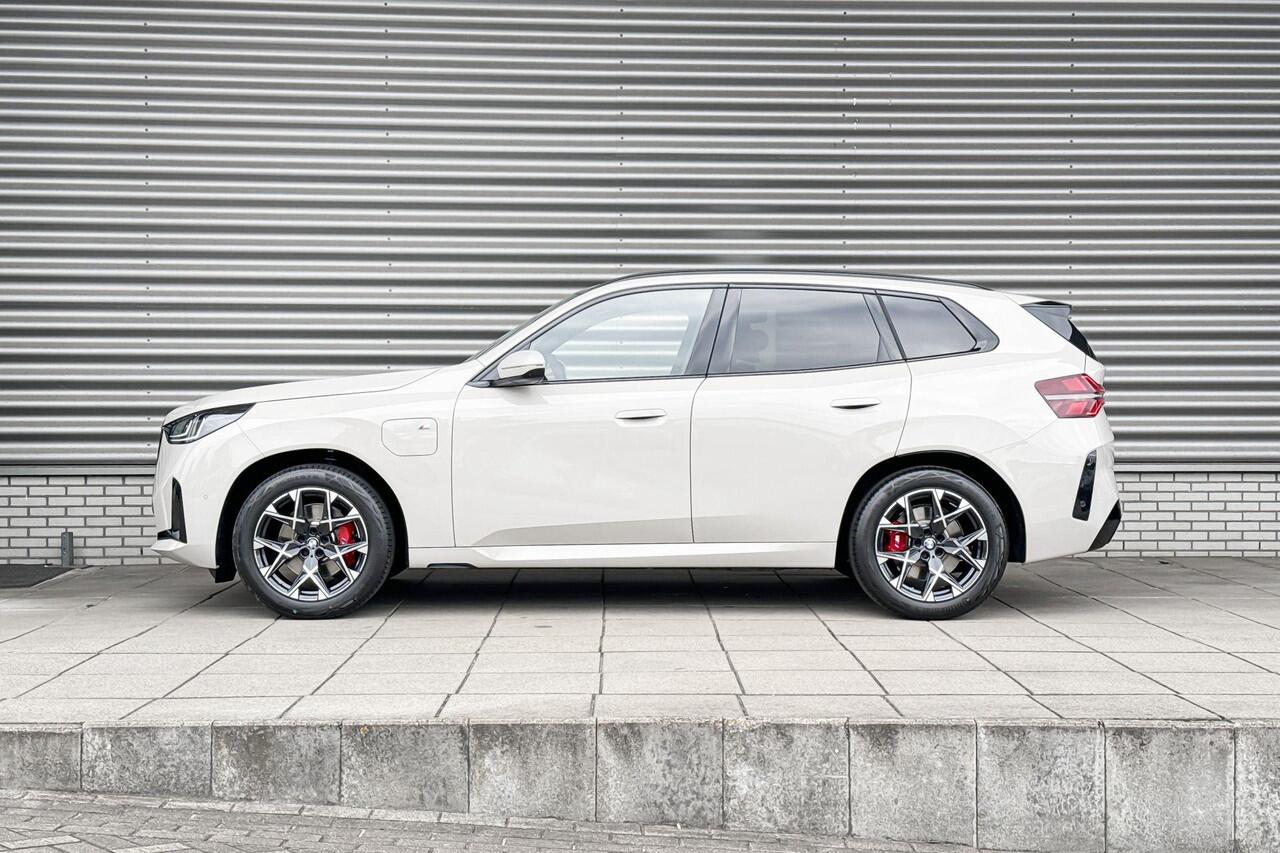 BMW X3 30e xDrive | Trekhaak met elektrisch wegklapbare kogel | Glazen panoramadak