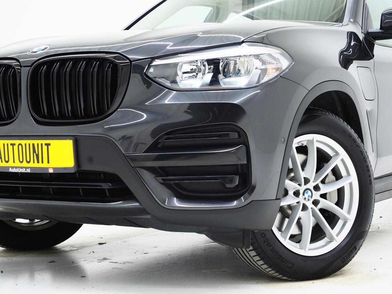 BMW X3 xDrive30e 292PK | Sportstoelen | Leder | Trekhaak | Camera | Virtual | Stoelverwarming | DAB | Carplay