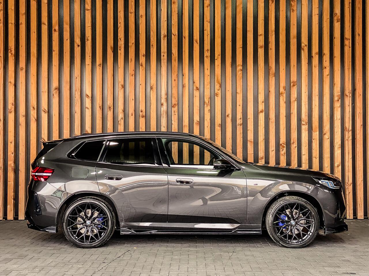 BMW X3 30e xDrive 299PK M-Sport | PANO | KEYLESS | SFEERVERLICHTING | RIJASSISTENT PLUS | HARMAN / KARDON |