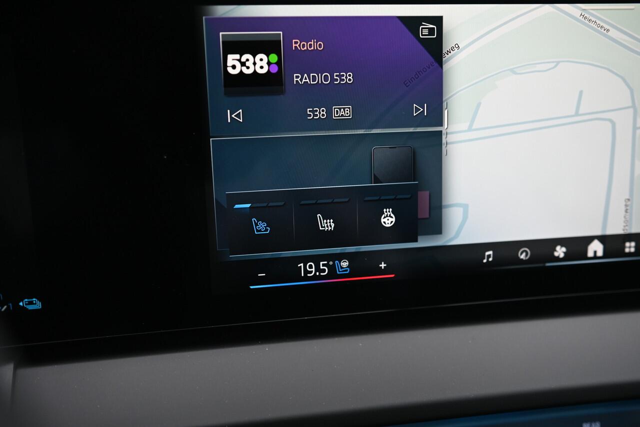 BMW X3 xDrive30e M Sport Automaat / Panoramadak / Trekhaak / Sportstoelen / Adaptieve LED / Parking Assistant Plus / Stoelventilatie / Comfort Access