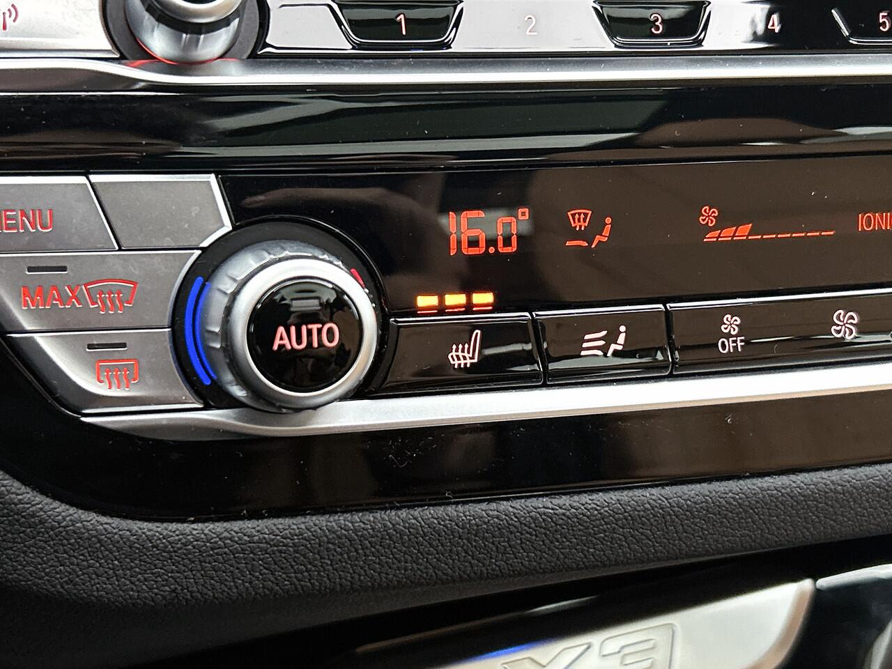 BMW X3 xDrive30e eDrive Edition Panoramadak / Trekhaak / Leder-Sport / Pdc+Camera / Stoel-Stuurverwarming / Harman Kardon / NL auto / Apk 09-2026