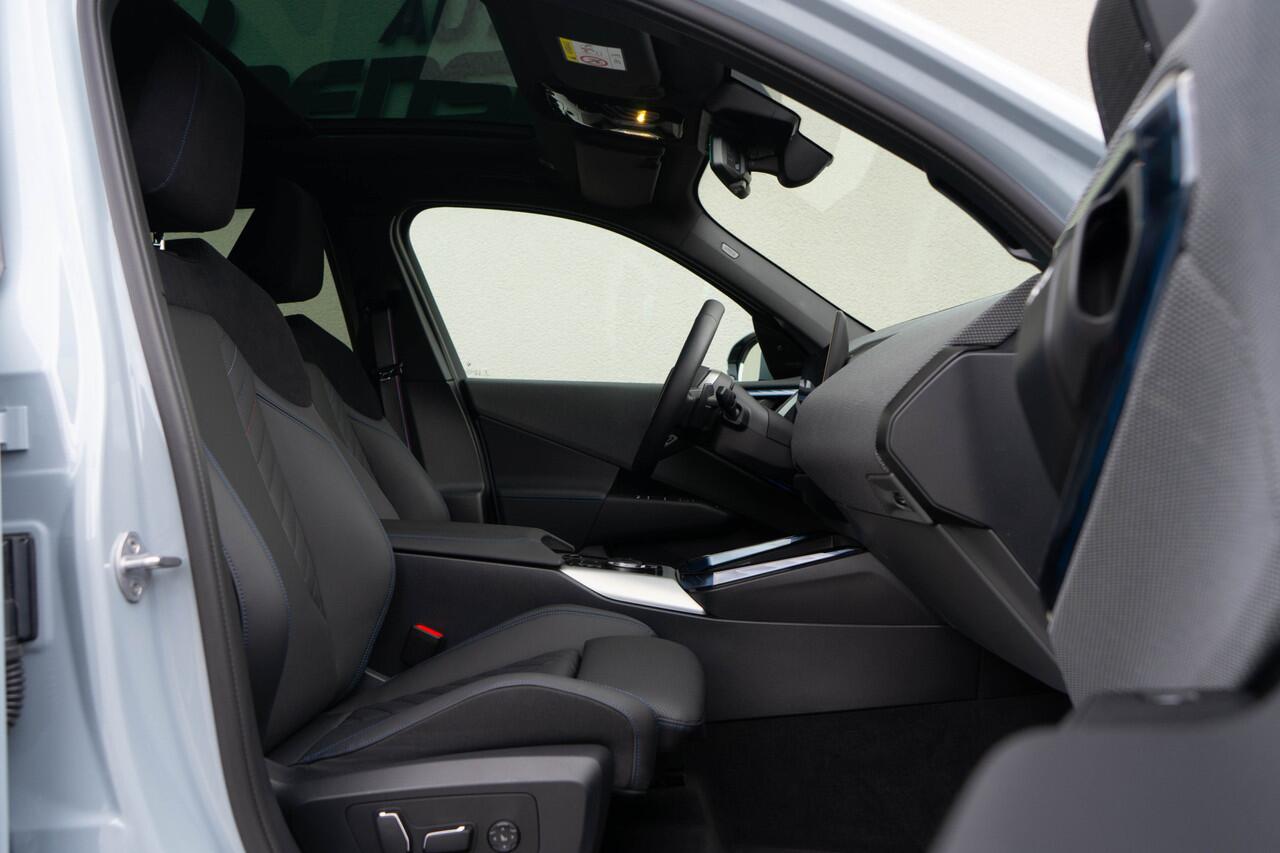 BMW X3 30e xDrive / M- Sport/ Live Cockpit/ Adaptive Cruise Control/ Panoramadak/ 220kW 300PK)