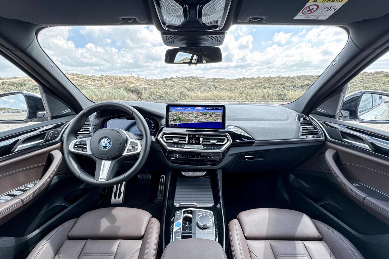 BMW X3 iX3 High Executive 80 kWh | Glazen Panoramadak | Harman Kardon | Stoelverwarming | Trekhaak |