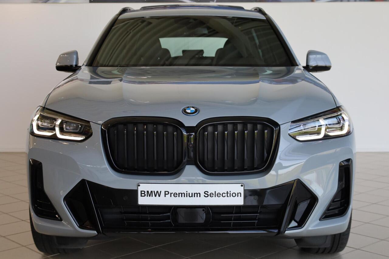 BMW X3 xDrive30e M Sportpakket | Panoramadak | Active Cruise Control | Head-Up Display