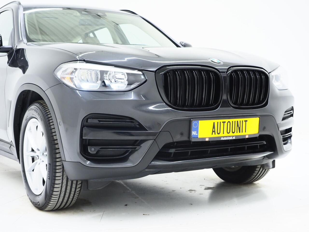 BMW X3 xDrive30e 292PK | Sportstoelen | Leder | Trekhaak | Camera | Virtual | Stoelverwarming | DAB | Carplay