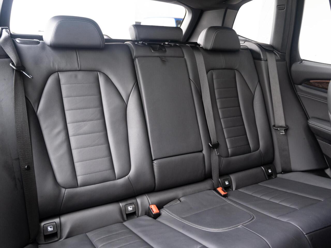 BMW X3 xDrive30e | High Executive | Business Edition | 20 inch | Glazen panoramadak | Driving Assistant | BMW Laserlight | Head-Up Display | HiFi System