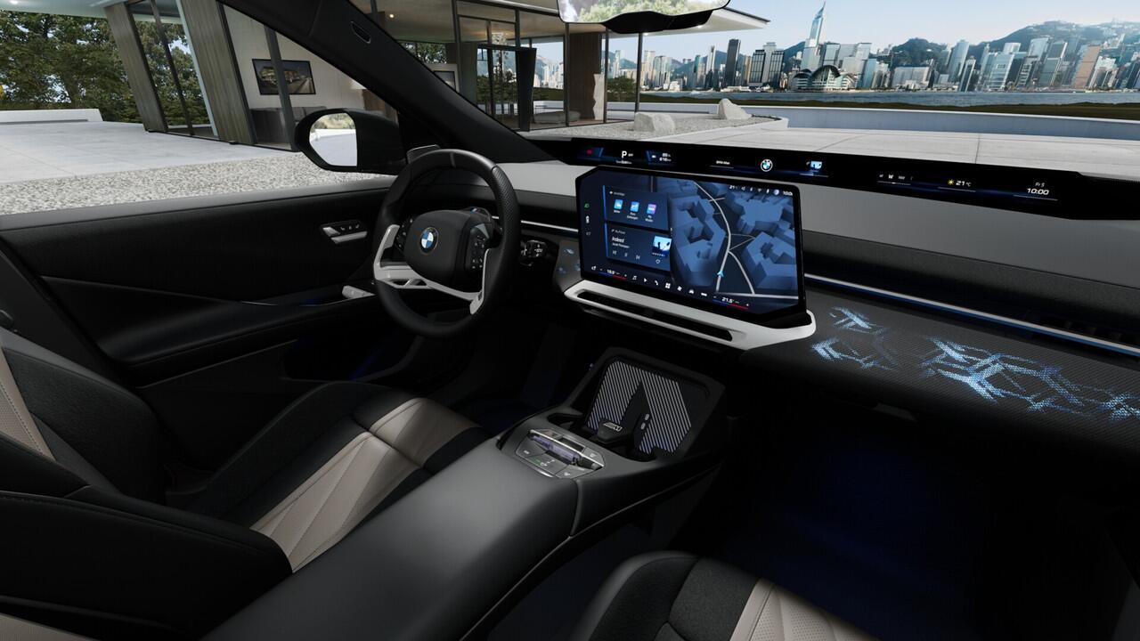 BMW X3 iX3 50 xDrive M Sport / Panoramadak / Trekhaak / Stuurverwarming / Parking Assistant Professional / Head-Up