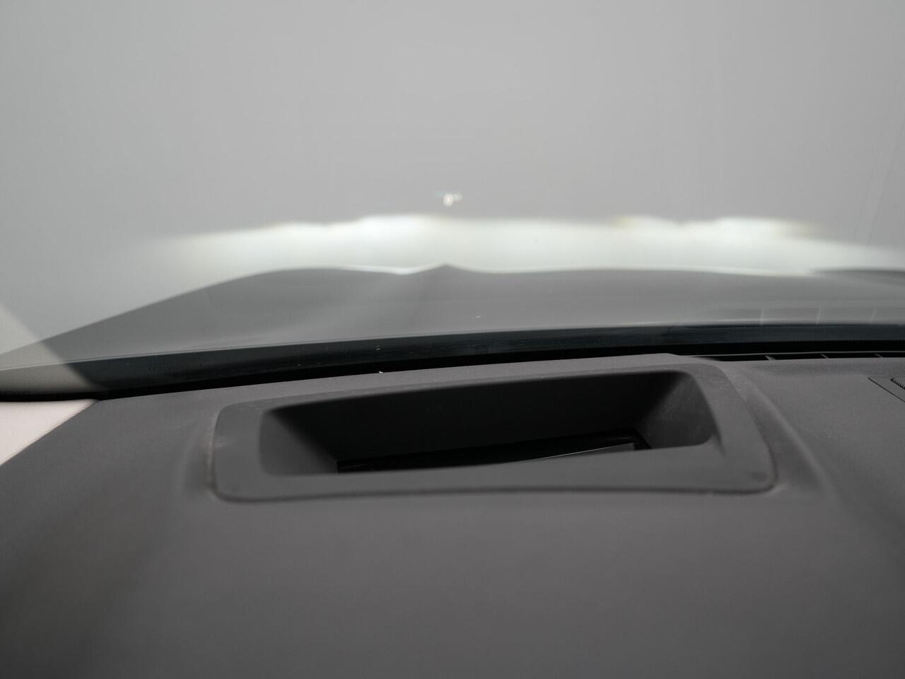 BMW X3 xDrive30e Executive Plug In Hybrid 293pk PHEV | Trekhaak af Fabriek | Head Up | Keyless | Sportstoelen Verwamd | Adaptive LED | Apple Carplay | Navi Full Map | 18"L.M |