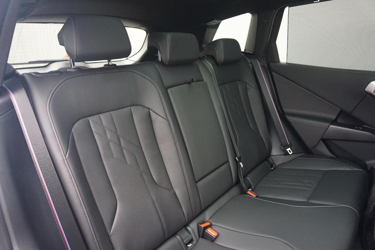 BMW X3 30e xDrive M Sportpakket Pro 21'' / Panoramadak / Trekhaak / Elektrisch Verstelbare Stoelen